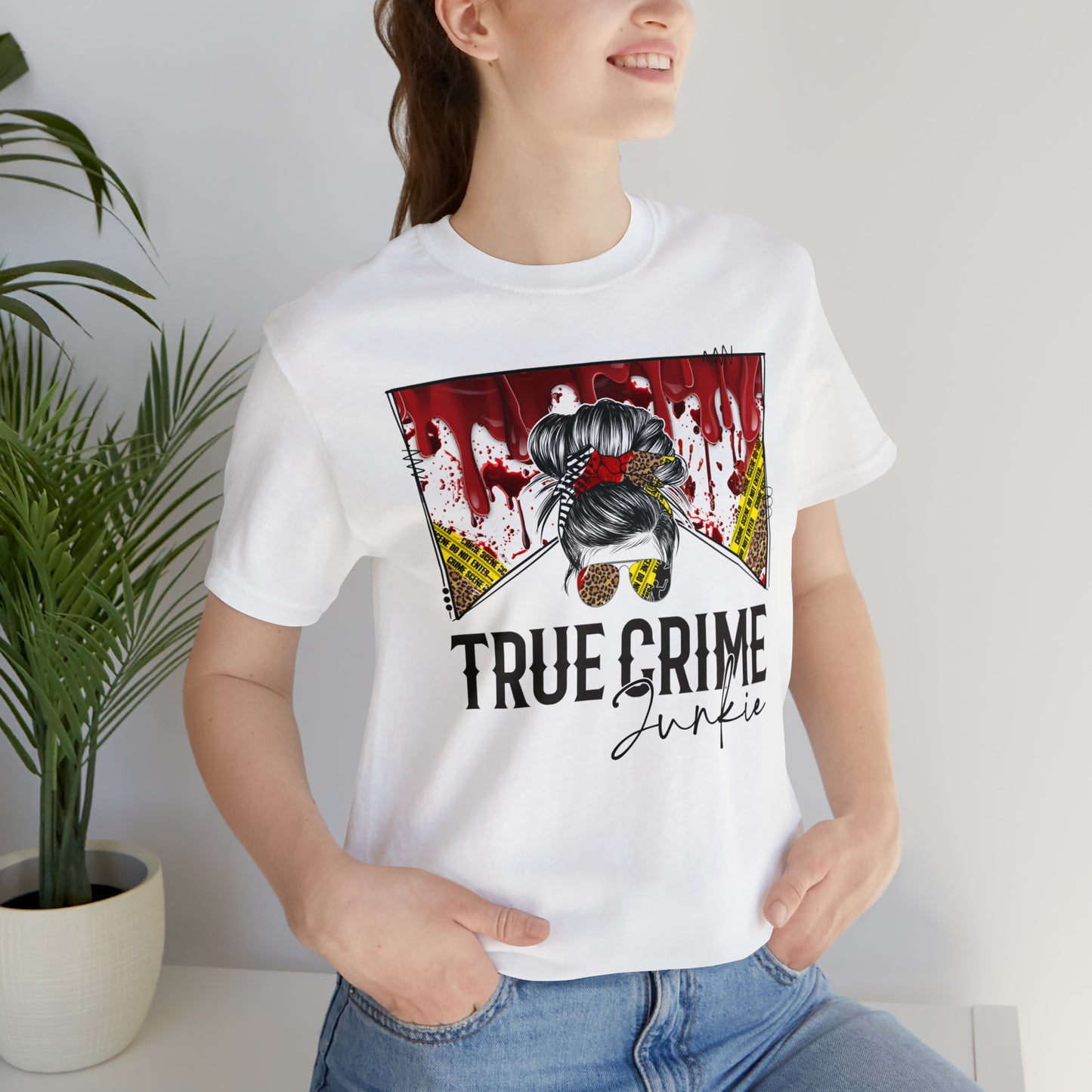 True Crime Junkie - T-Shirt